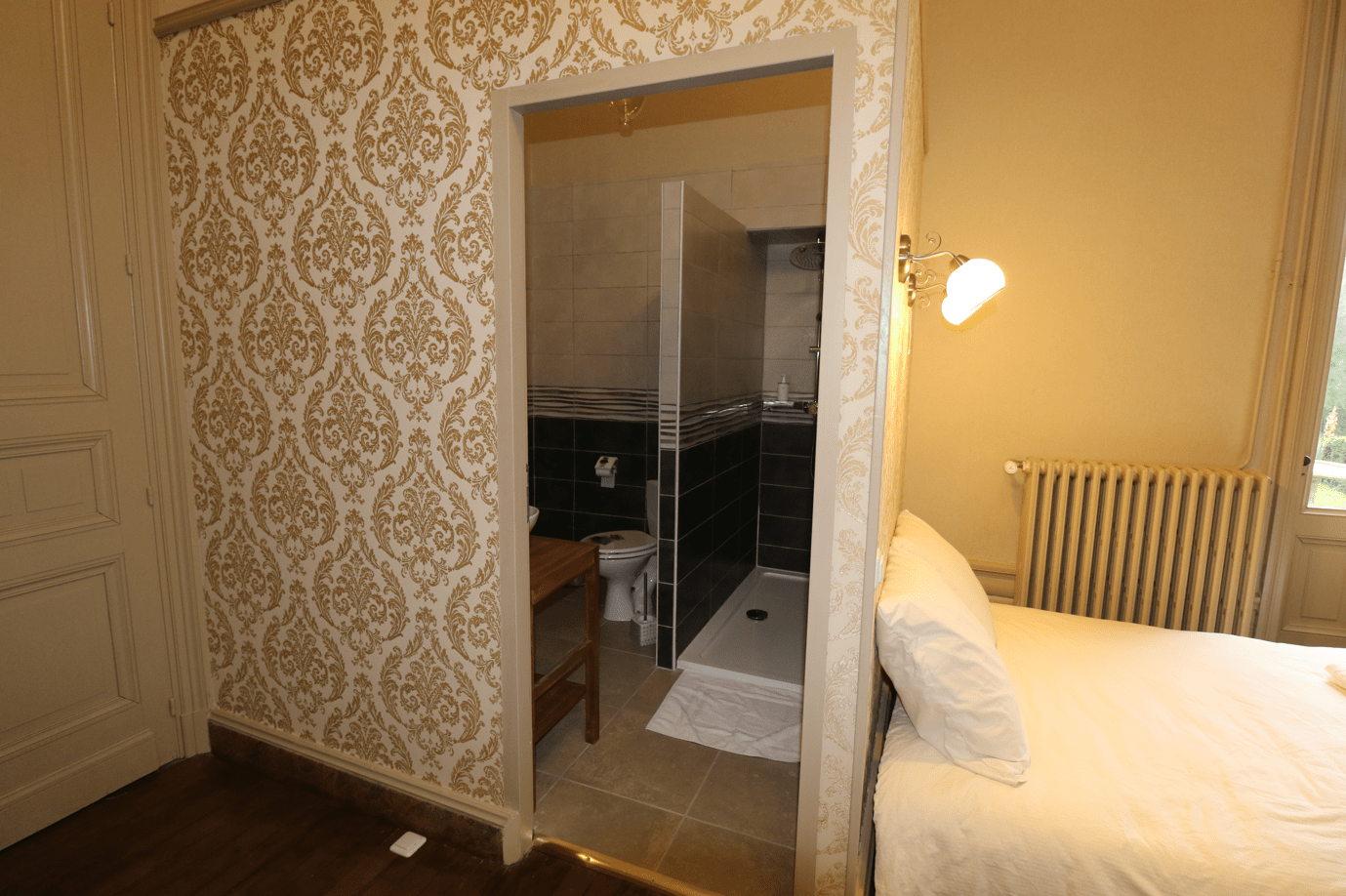 chambre familiale - rez de chaussée - SDB