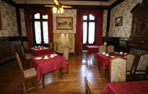 Salle petit dejeuner - Domaine Champ de Rose